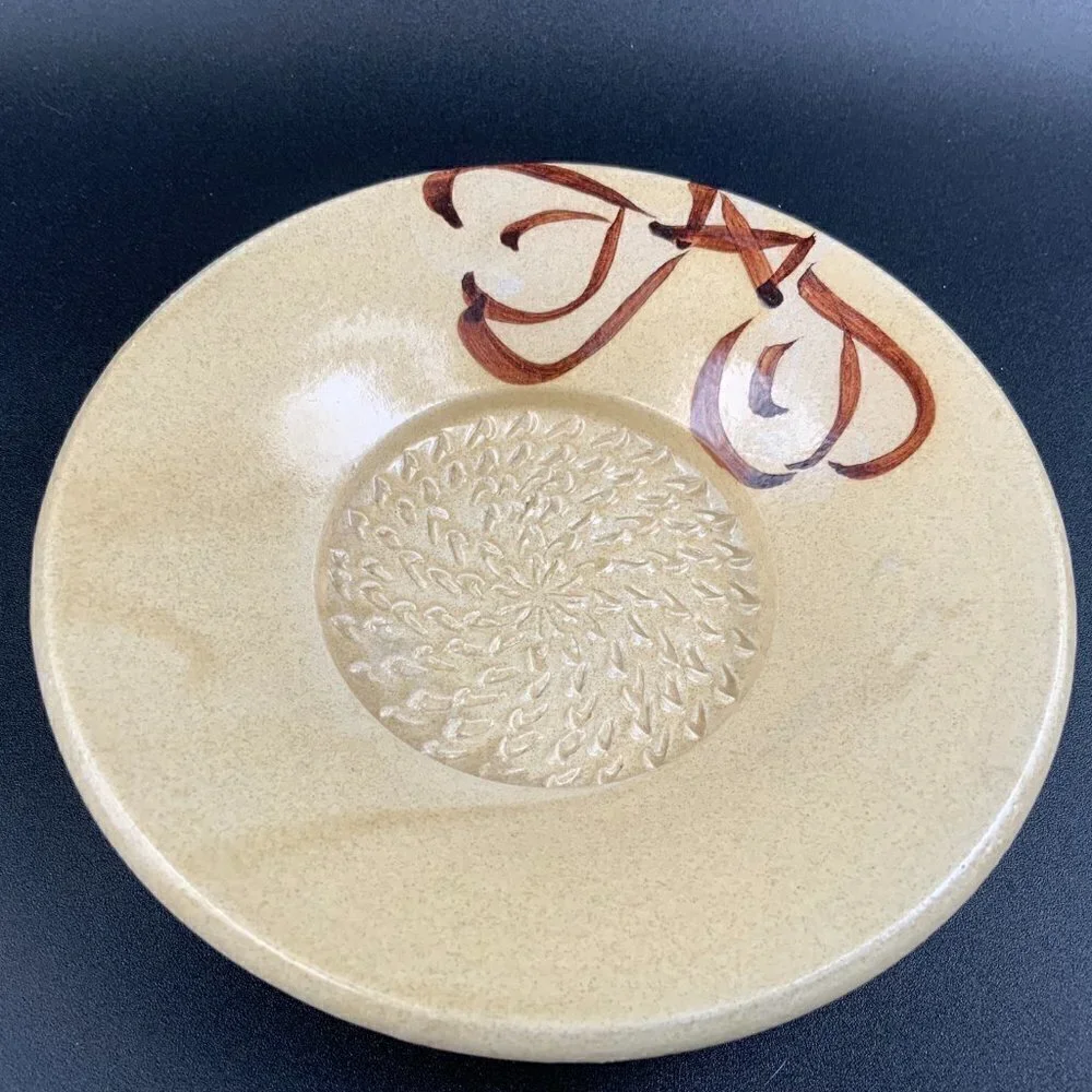 Contemporary Pottery LTD USA Handmade Garlic / Ginger Grater Plate